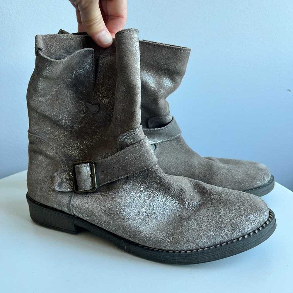 Stylish Gray Leather Ankle Boots